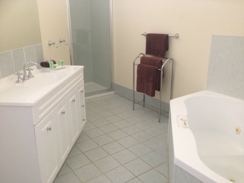 Meeniyan Motel And Bike Hire - Coogee Beach Accommodation 5
