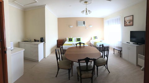 Meramie Motor Inn - Coogee Beach Accommodation 1
