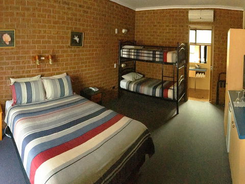 Milawa Motel - Coogee Beach Accommodation 2