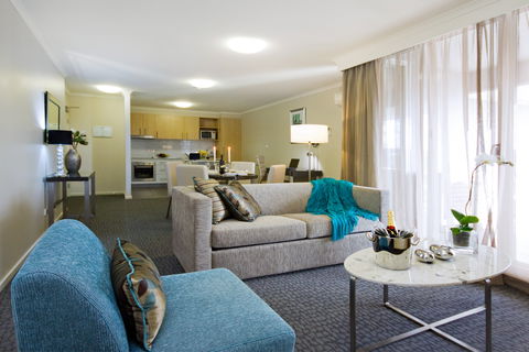 Pacific Suites Canberra - Coogee Beach Accommodation 5
