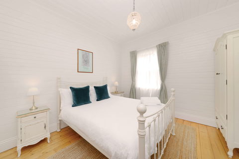 Poets Cottage - Coogee Beach Accommodation 2