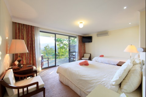 Queens Cottage - Coogee Beach Accommodation 0