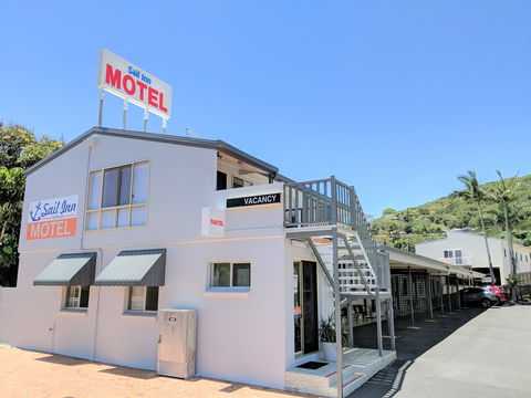 Sail Inn - Yeppoon - Coogee Beach Accommodation 1