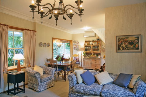 Southdown Cottage Bowral - Coogee Beach Accommodation 2