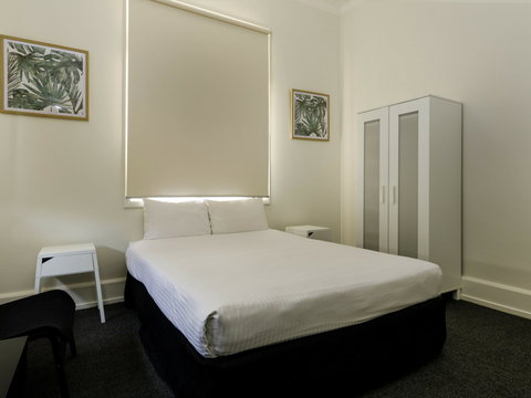 The Waterloo Bay Hotel - Coogee Beach Accommodation 4