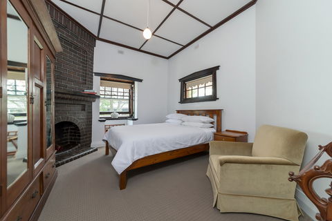 White Rocks - Coogee Beach Accommodation 0