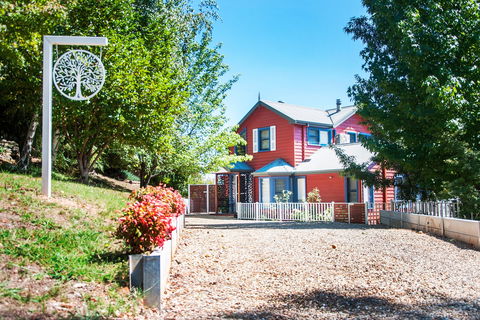 Artee House - Coogee Beach Accommodation 0