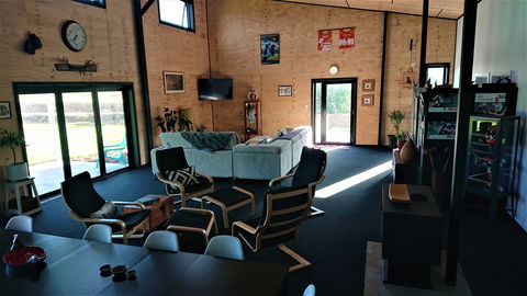 Bed In A Shed Tasmania - Coogee Beach Accommodation 1