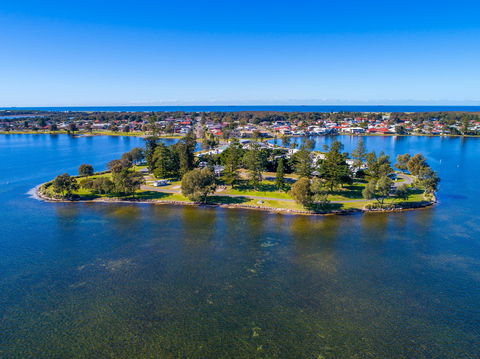 Belmont Lakeside Holiday Park - Coogee Beach Accommodation 0