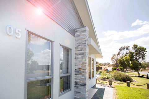 Brock's Base Wellington East - Coogee Beach Accommodation 0