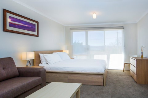 Cascades 3 - Coogee Beach Accommodation 0