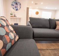 Contemporary Esprit with river reserve access - Coogee Beach Accommodation