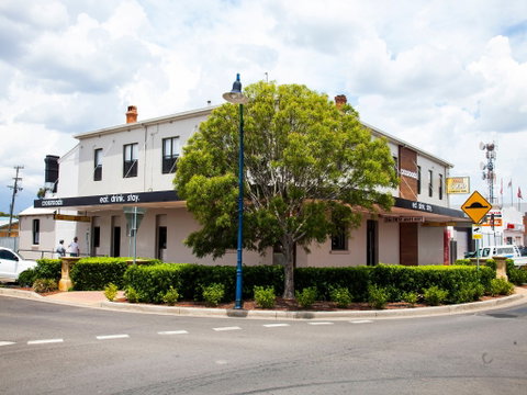 Crossroads Hotel - Coogee Beach Accommodation 1