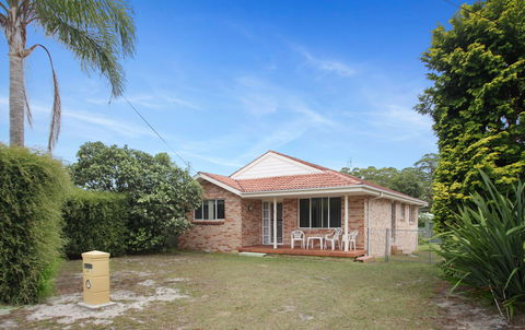Duncan Sands - Coogee Beach Accommodation 0