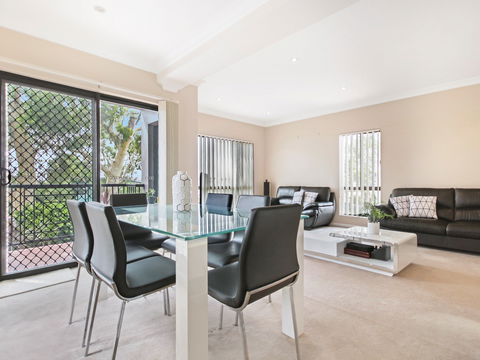 Duplex By The Sea - Coogee Beach Accommodation 2