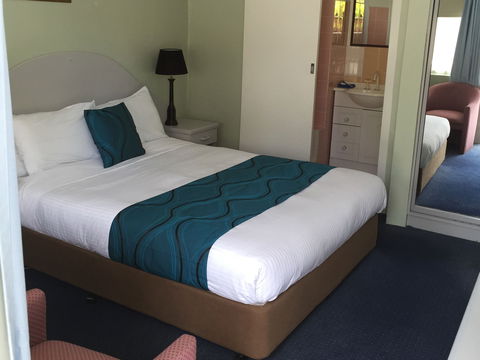 High Mountains Motor Inn - Coogee Beach Accommodation 1