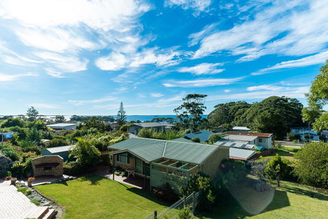 Horizon Views Beach House - Coogee Beach Accommodation 0