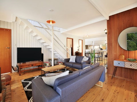 Hudson Bay At Basin View - Coogee Beach Accommodation 1