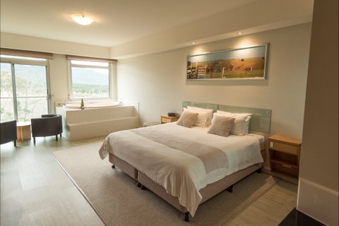 Macedon Ranges Hotel & Spa - Coogee Beach Accommodation 0