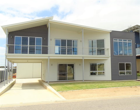 Mare E Amici - Coogee Beach Accommodation 0