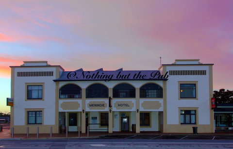 Meningie Hotel - Coogee Beach Accommodation 0