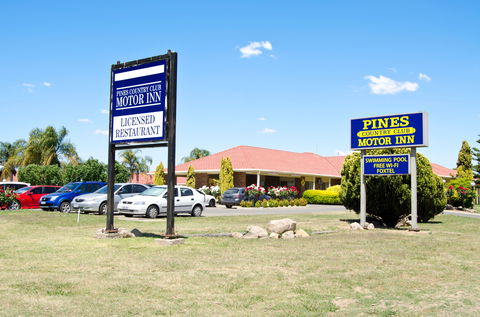 Pines Country Club Motor Inn - Coogee Beach Accommodation 0