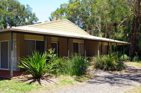 Port Stephens Treescape Camping And Accommodation - Coogee Beach Accommodation 2