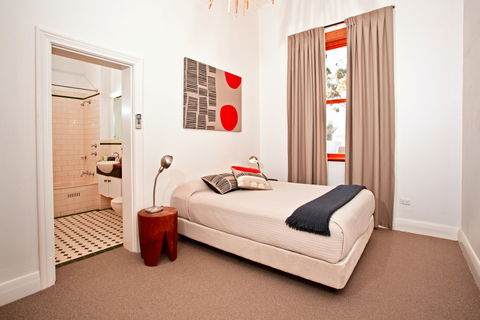 Prairie Hotel - Coogee Beach Accommodation 1
