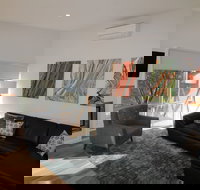 Stillwater Chalet A - Coogee Beach Accommodation