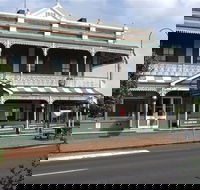 Thunderbolt Inn aka The Bottom Pub - Coogee Beach Accommodation