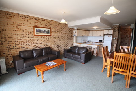 Twin Seasons 4 - Coogee Beach Accommodation 1