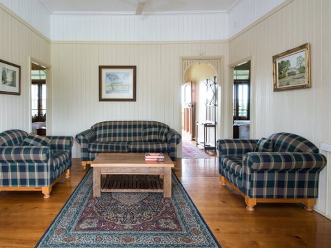 Vineyard Cottage - Coogee Beach Accommodation 1