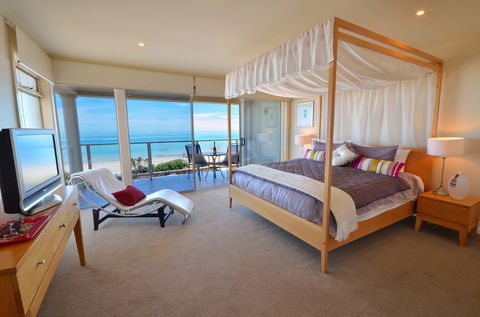 Adelaide Luxury Beach House - Coogee Beach Accommodation 1