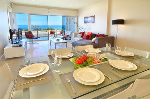 Adelaide Luxury Beach House - Coogee Beach Accommodation 2