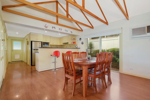 Alpine Vista - Coogee Beach Accommodation 2