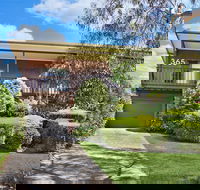 Alva Lee - Coogee Beach Accommodation