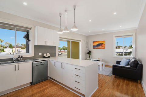 Belmont Executive Apartments - Coogee Beach Accommodation 1