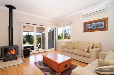Bimbadeen - Coogee Beach Accommodation 0
