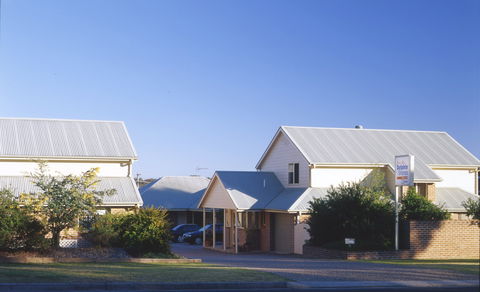 Dolphin Shores - Coogee Beach Accommodation 0