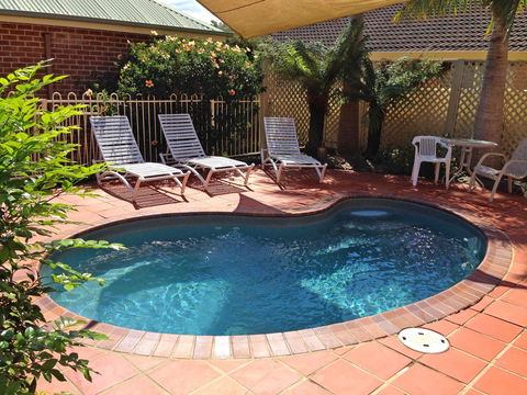 Dolphin Shores - Coogee Beach Accommodation 1