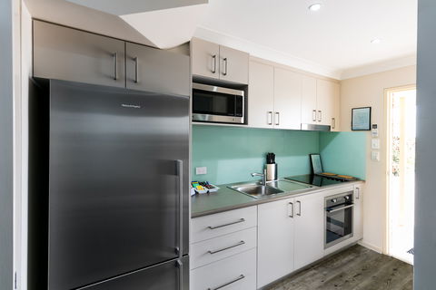 Dolphin Shores - Coogee Beach Accommodation 2