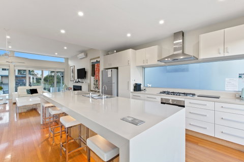 Elanora - Coogee Beach Accommodation 2
