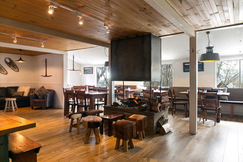 Feathertop Alpine Lodge - Coogee Beach Accommodation 0