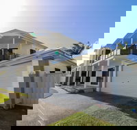 Flexi Five- Belmont - Coogee Beach Accommodation