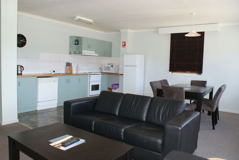 Gebi's Apartments - Coogee Beach Accommodation 1