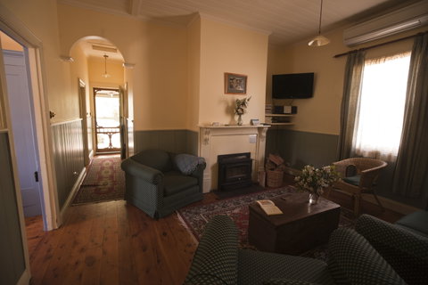 Laidlaw Cottage - Coogee Beach Accommodation 2