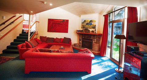 La Piste Truite - Coogee Beach Accommodation 0