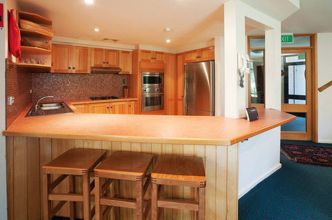 La Piste Truite - Coogee Beach Accommodation 2