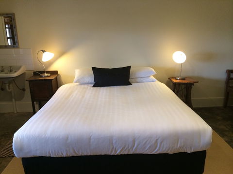 Little Paddock Homestead - Coogee Beach Accommodation 0