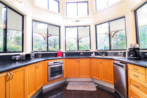 Lumeah House - Coogee Beach Accommodation 2